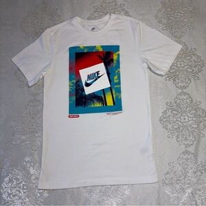 Nike The Nike Tee White Graphic Tee Size XS